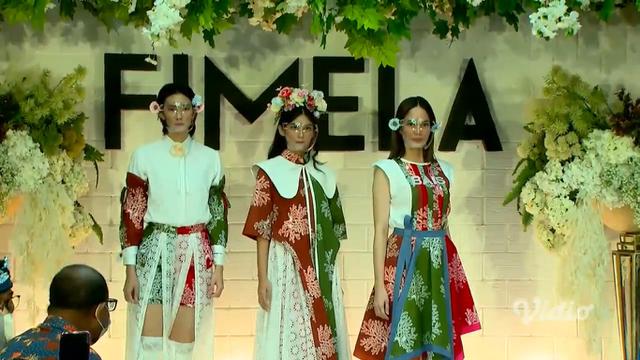 Fashion show motif julak batik di Fimela Magnificent 11.
