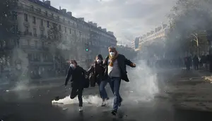 Top 3 Berita Hari Ini: Butik Dior hingga Louis Vuitton Dijarah Saat Kerusuhan Demo Biaya Hidup di Paris
