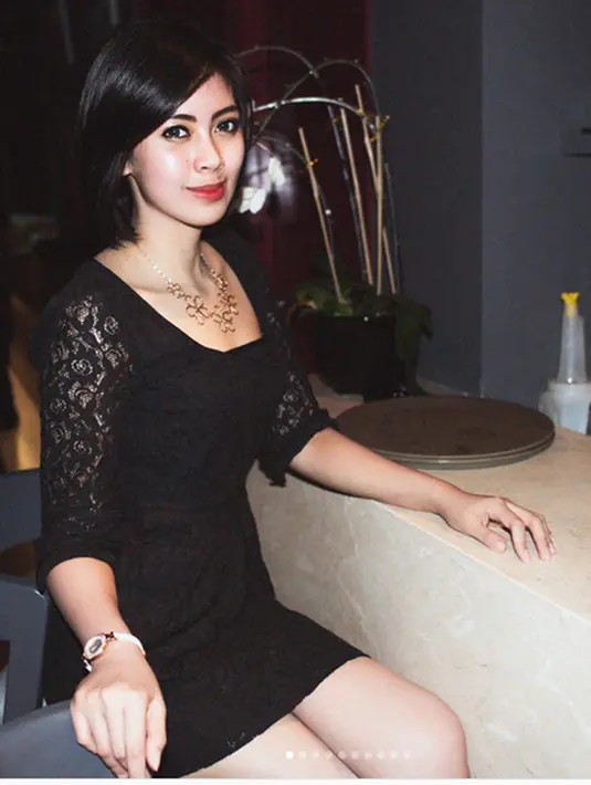 Artifa juga menjawab ada komentar yang dianggap membongkar aib rumah tangga dan tidak menghormati suaminya. "sy sudah lama tdk anggap @yamacarlos7 ini sbg suami saya lg, dia ga layak jd suami. Dn suatu saat dia jg ga akan jd suami sy lagi," tulis Arfita. 