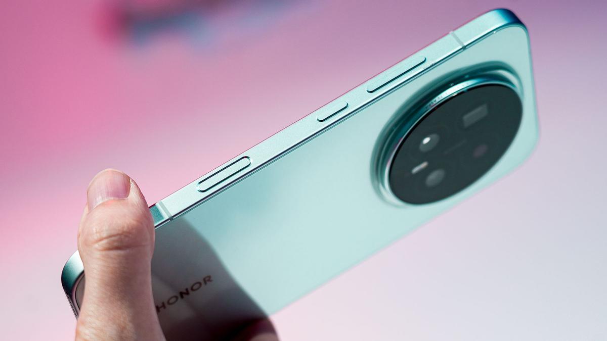Honor Siapkan HP dengan Baterai Monster 14.000 mAh