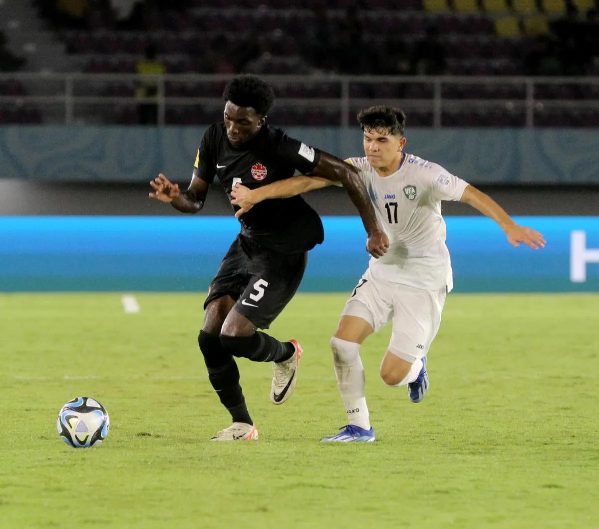 Timnas Uzbekistan U-17 tampil gemilang setelah membungkam Kanada dengan skor 3-0 dalam laga ke-2 babak penyisihan grup B Piala Dunia U-17 2023, di Stadion Manahan, Solo, Senin (13/11/2023) malam.<br>
