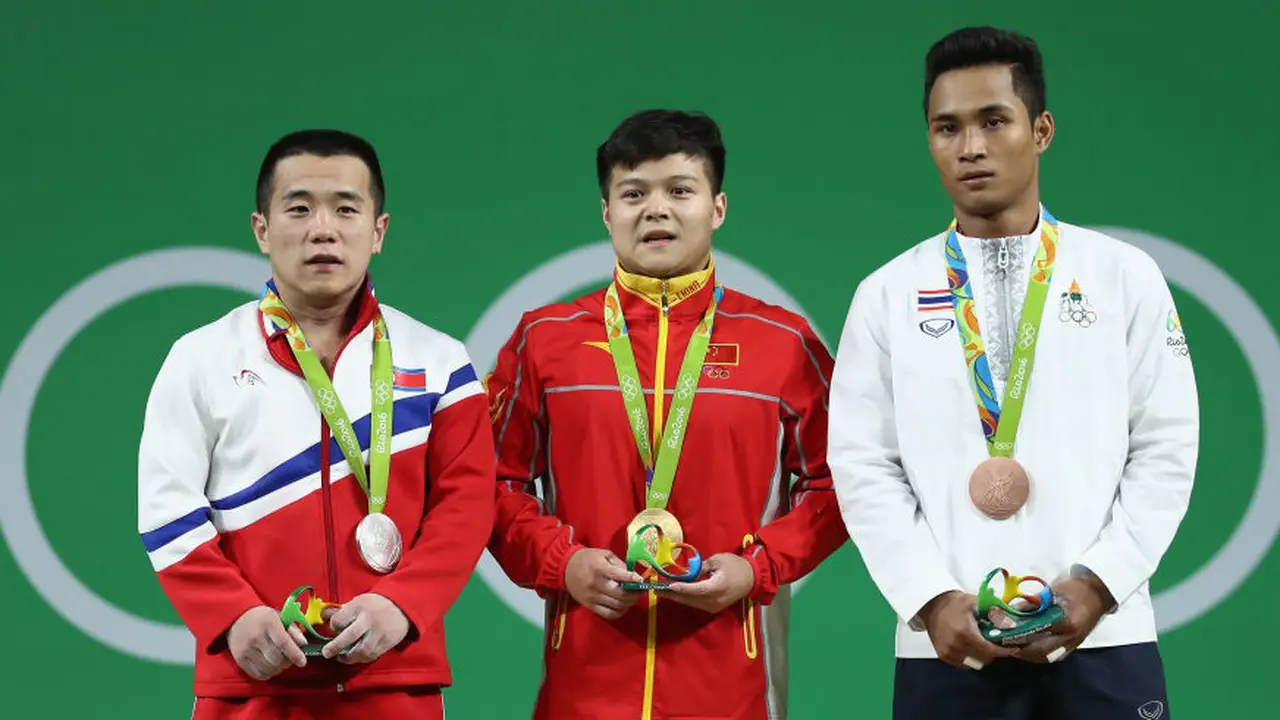 Atlet angkat besi thailand