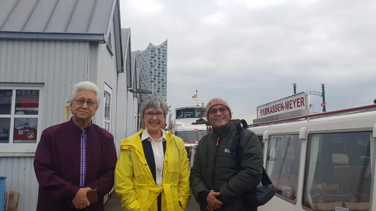 Konsulat Jenderal Republik Indonesia (KJRI) di Hamburg, Renata Siagian (tengah) (Istimewa)