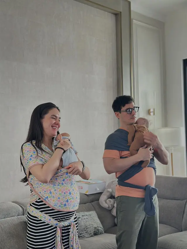 6 Potret Steffi Zamora dan Nino Fernandez Ikut Kelas Newborn Care, Persiapan Jadi Ortu