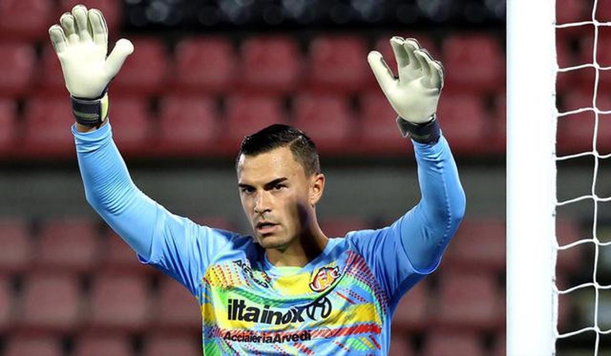 Keren! Kiper Timnas Indonesia Emil Audero Man of the Match Cremonese Vs Verona