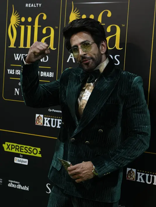Aktor India Vishal Kotian tiba untuk menghadiri Penghargaan Akademi Film India Internasional (IIFA) ke-23 di Abu Dhabi pada Jumat, 26 Mei 2023. (AP Photo/Kamran Jebreili)