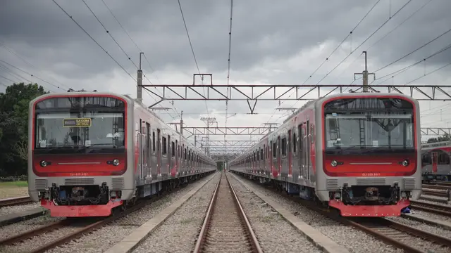 KAI Commuter mengoperasikan dua rangkaian KRL baru diproduksi PT INKA (Persero). (Dok KCI)
