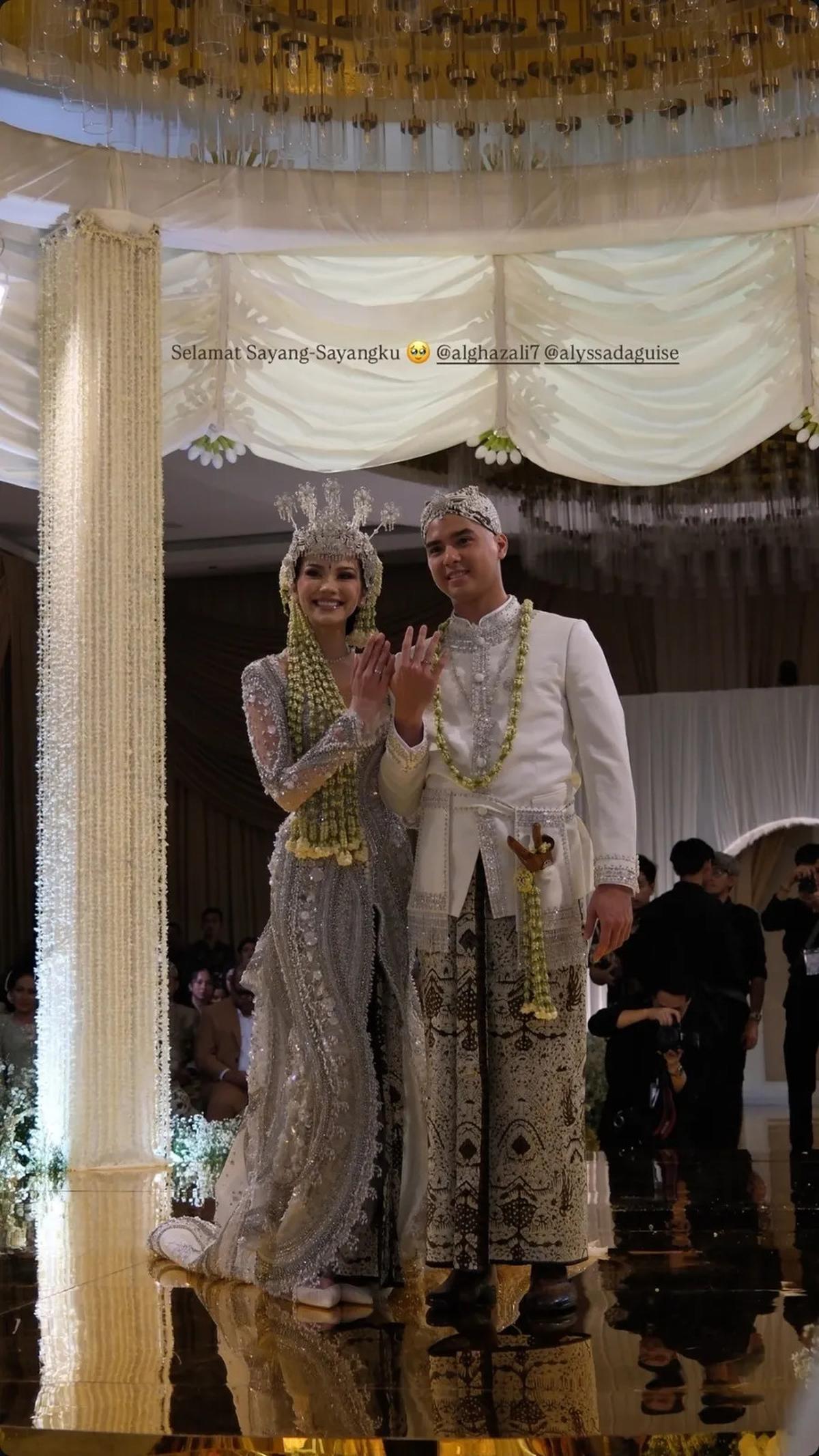 Potret Kebaya Sunda Alyssa Daguise di Akad Nikah, Anggun Berparas Bule