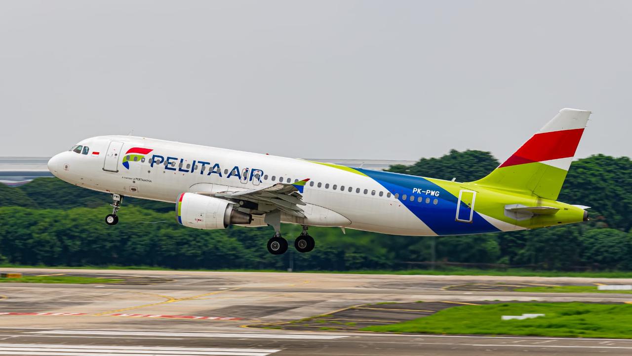Imbas Abu Anak Krakatau, Pelita Air Batalkan 45 Penerbangan hingga 18.00 WIB
