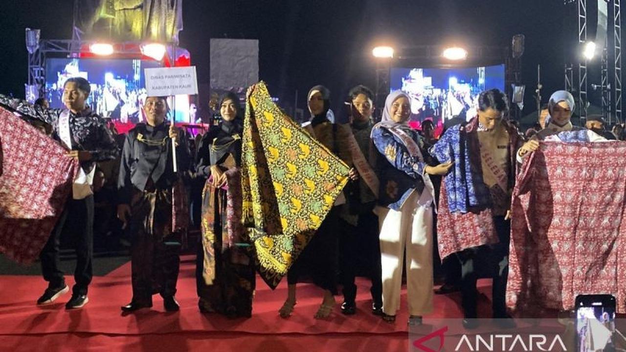 Ribuan Peserta Meriahkan Karnaval Batik Besurek, Rayakan HUT ke-307 Kota Bengkulu