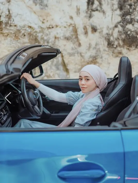 Riasan naturalnya membuat Lesti Kejora tampak pucat. Kulitnya bahkan terlihat begitu flawless.  [Foto: Instagram/ Lesti Kejora]