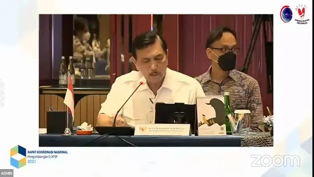 Menteri Koordinator bidang Kemaritiman dan Investasi, Luhut Binsar Pandjaitan  dalam konferensi pers, Rabu (1/12/2021).