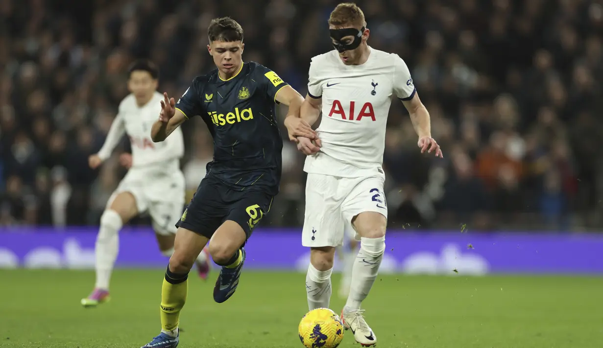Berkat hasil ini, Spurs pun kini menduduki peringkat lima di tabel klasemen dengan poin 30. (AP Photo/Ian Walton)