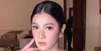 Naysila Mirdad baru saja rayakan ulang tahunnya yang ke-34. Pada kesempatan ini, ia mendapatkan kejutan dari sang kekasih Arfito Hutagalung. (Foto: Instagram/ Naysila Mirdad).