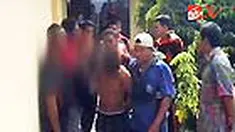 Enam pelaku pembobolan sebuah toko ponsel di Majene, Sulbar, ditangkap aparat kepolisian. Seorang pelaku dilumpuhkan dengan timah panas karena mencoba melarikan diri. 