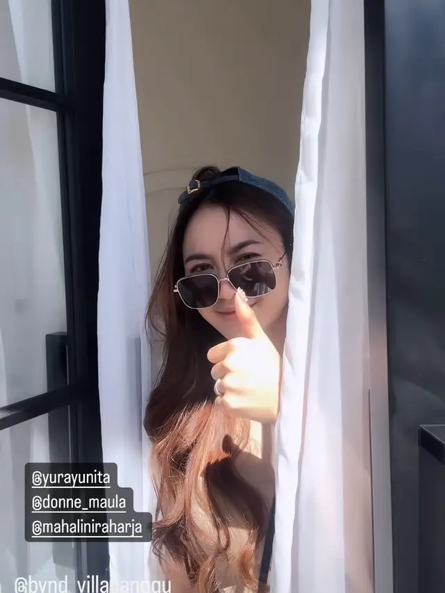 Bulan Madu Rizky Febian dan Mahalini