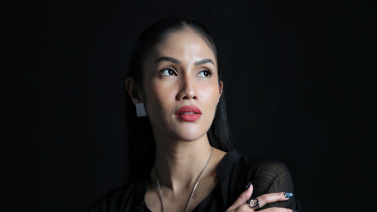 Aulia Sarah Akui Tokoh Rahayu Film Sengkolo Ironis, Bisa Bantu Orang Tapi Gagal Menolong Diri Sendiri