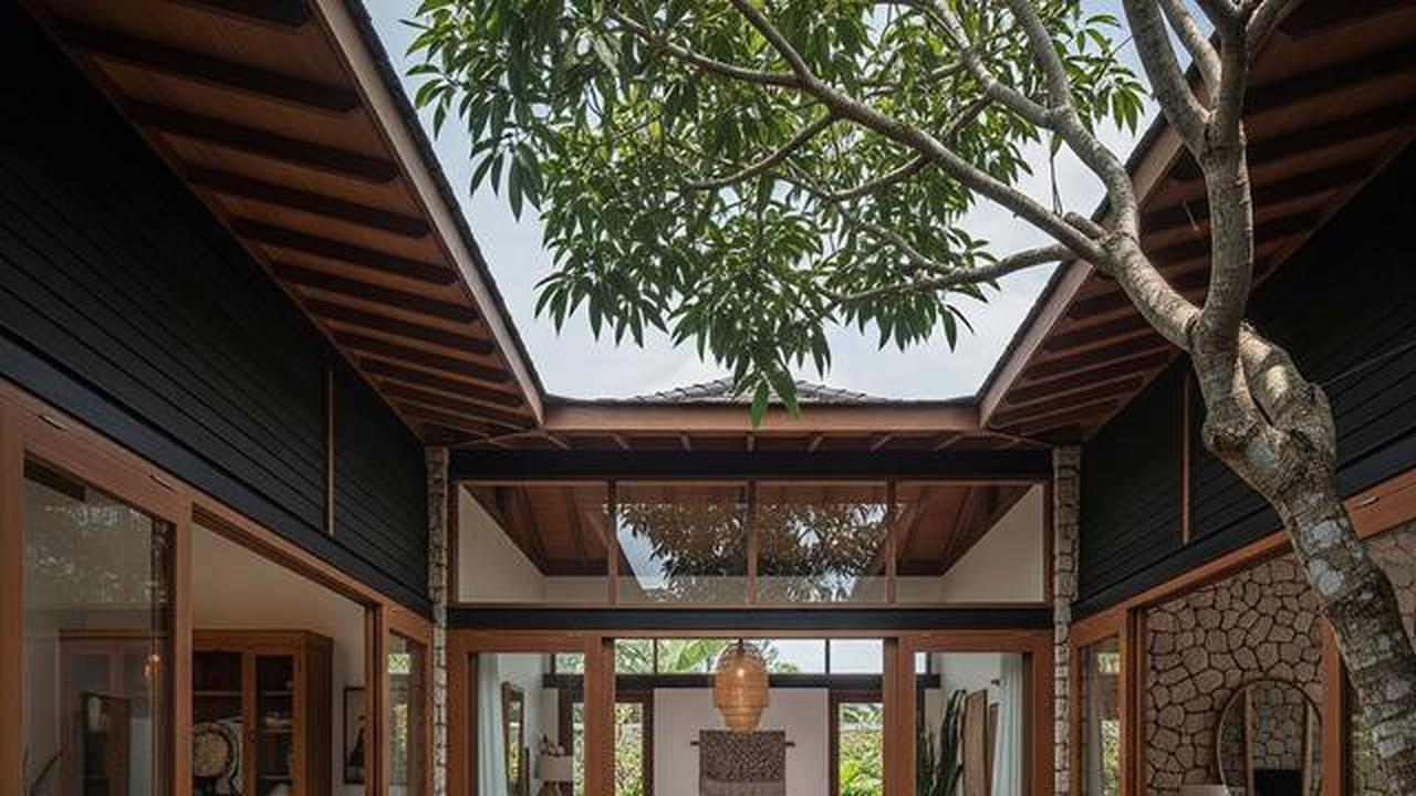 7 Model Rumah Kecil Tapi Luas dengan Taman di Tengah Area Rumah, Modern dan Asri