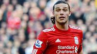 Liverpool's English forward Andy Carroll makes his debut during the English Premier League football match between Liverpool and Manchester United at Anfield, Liverpool, northwest England, on March 6, 2011.
AFP PHOTO/ PAUL ELLIS