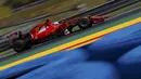 Aksi Sebastian Vettel. (REUTERS/Laszlo Balogh)