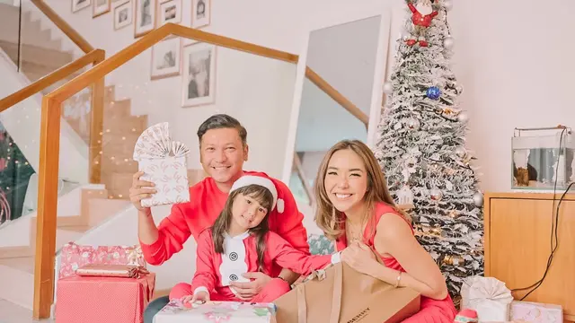 [Fimela] Gisella Anastasia dan Gading Marten