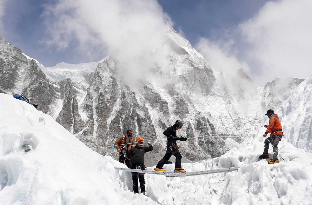 FOTO: Keindahan Alam Himalaya Menuju Basecamp Gunung Everest