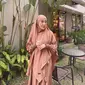 Ilustrasi Fashion Hijab Larissa Chou/https://www.instagram.com/@larissachou