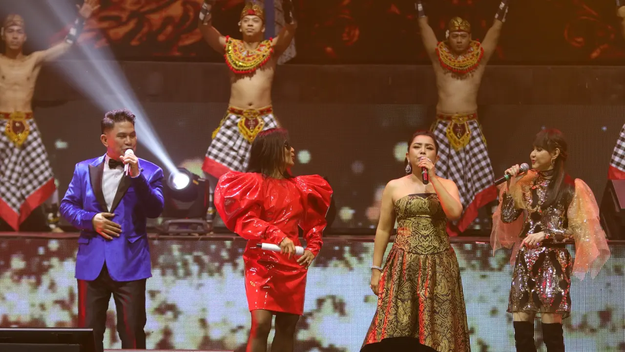 Mayangsari, Atiek CB, Ita Purnamasari, dan Ronnie Sianturi menggelar konser bertajuk Konser Legend Musik Era’ku