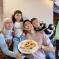 Ryzky Kinos dan Nycta Gina (Sumber: Instagram/kinosnoski)