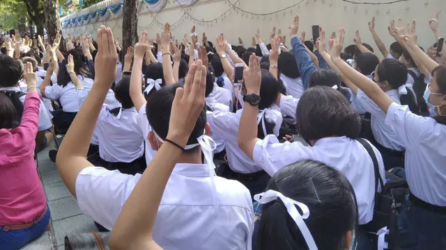Aksi Protes Hukuman Potong Rambut Pelajar Thailand bak Adegan Film Hunger Games