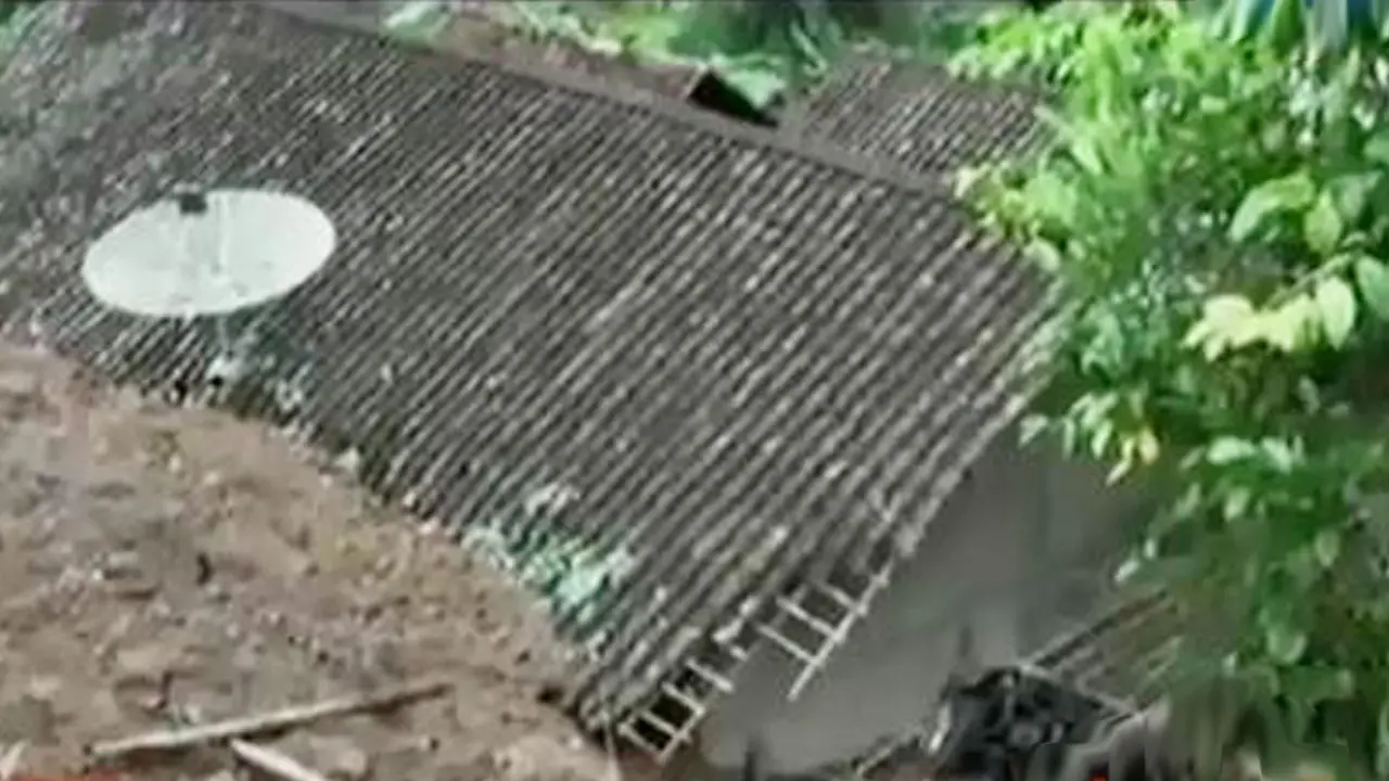  Puluhan Korban Longsor Masih Tertimbun di Ponorogo