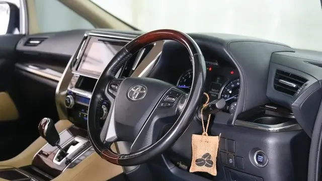 Ilustrasi Toyota Alphard