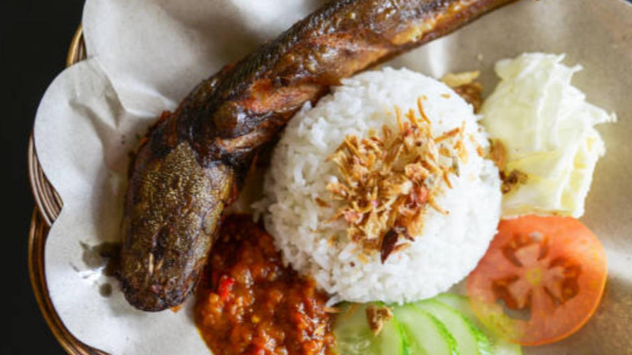 Berapa Kalori dan Nutrisi dari Seporsi Pecel Lele? Kalori yang Perlu Diwaspadai dalam Setiap Suapan