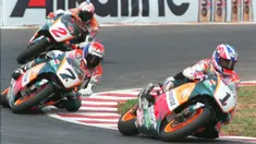Jauh sebelum demam MotoGP Mandalika melanda, Indonesia pernah menjadi tuan rumah acara serupa pada 25 tahun yang lalu tepatnya di Sirkuit Sentul, Bogor, Jawa Barat pada 1996 dan 1997. (AFP/Kemal Jufri)