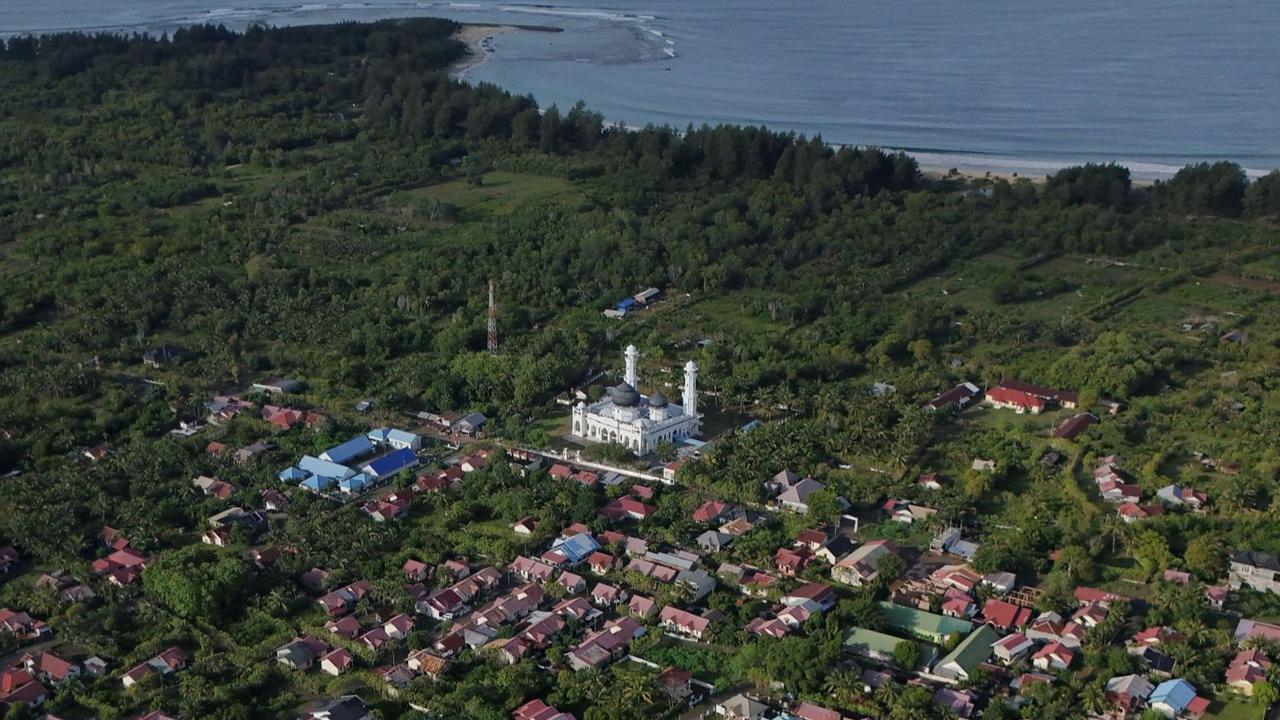 FOTO: Penampakan Terkini Masjid Rahmatullah yang Tetap Kokoh Saat Dihantam Tsunami Aceh 20 Tahun Lalu