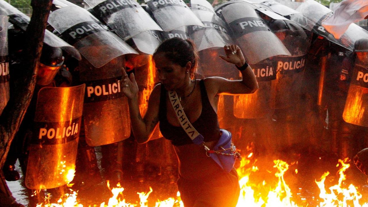Venezuela Makin Krisis Mata Uang Anjlok Parah hingga Presiden Nicolas Maduro Umumkan Darurat Ekonomi Nasional