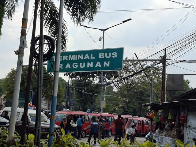 Taman Margasatwa Ragunan dipadati pengunjung saat Lebaran. (Liputan6.com/Rifqy Alief Abiyya)