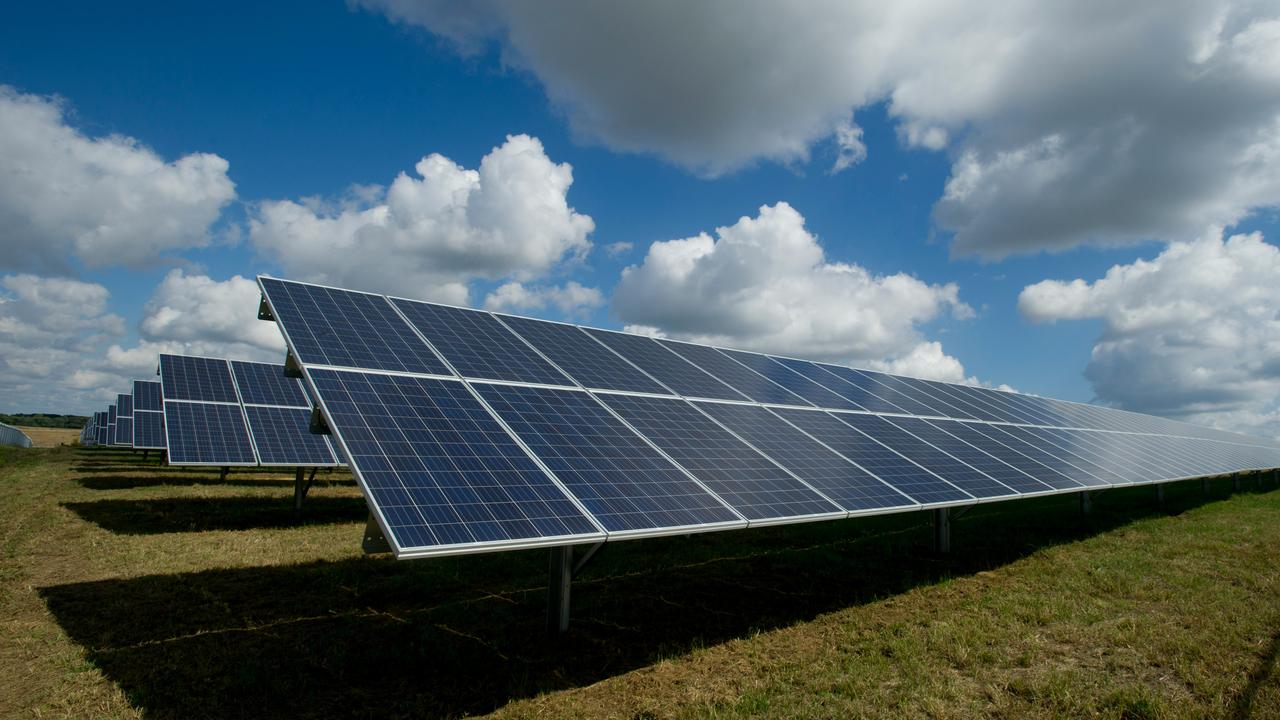 Ilmuwan Temukan Bahan Baru Energi Surya yang Lebih Murah