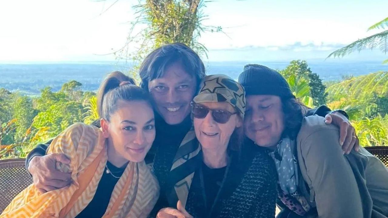 Obrolan Luna Maya dan Sang Kakak yang Sweet Saat Telponan, Saling Ungkap Rasa Sayang