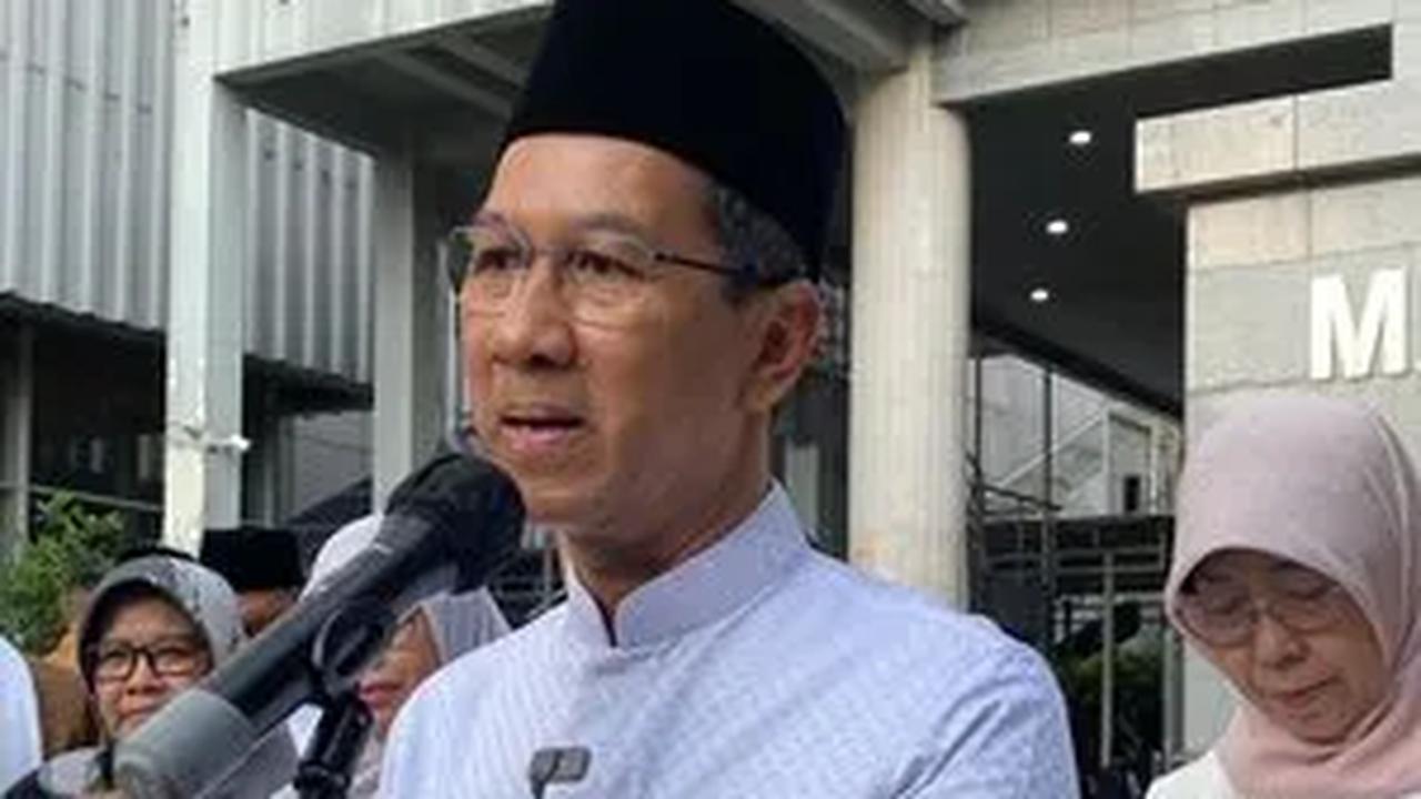 Tidak hanya pihak sekolah, Heru juga meminta orang tua hingga tetangga untuk mengawasi anak-anaknya agar tak terjadi tawuran.