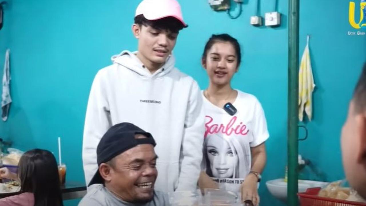 Adamayansyah Batubara telah mengenalkan pacarnya kepada keluarganya, termasuk ayahnya, Ucok Baba.