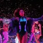 Seksinya Bodysuit Terbaru Selena Gomez untuk Konser Revival Tour