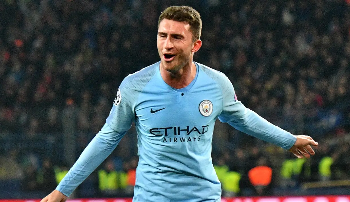2. Aymeric Laporte - Bek asal Prancis ini adalah pemain yang sangat vital di jantung pertahanan City. Laporte mampu menunjukkan kemampuannya dan musim ini bisa dibilang dia menjadi yang terbaik di lini belakang City. (AFP/Genya Savilov)