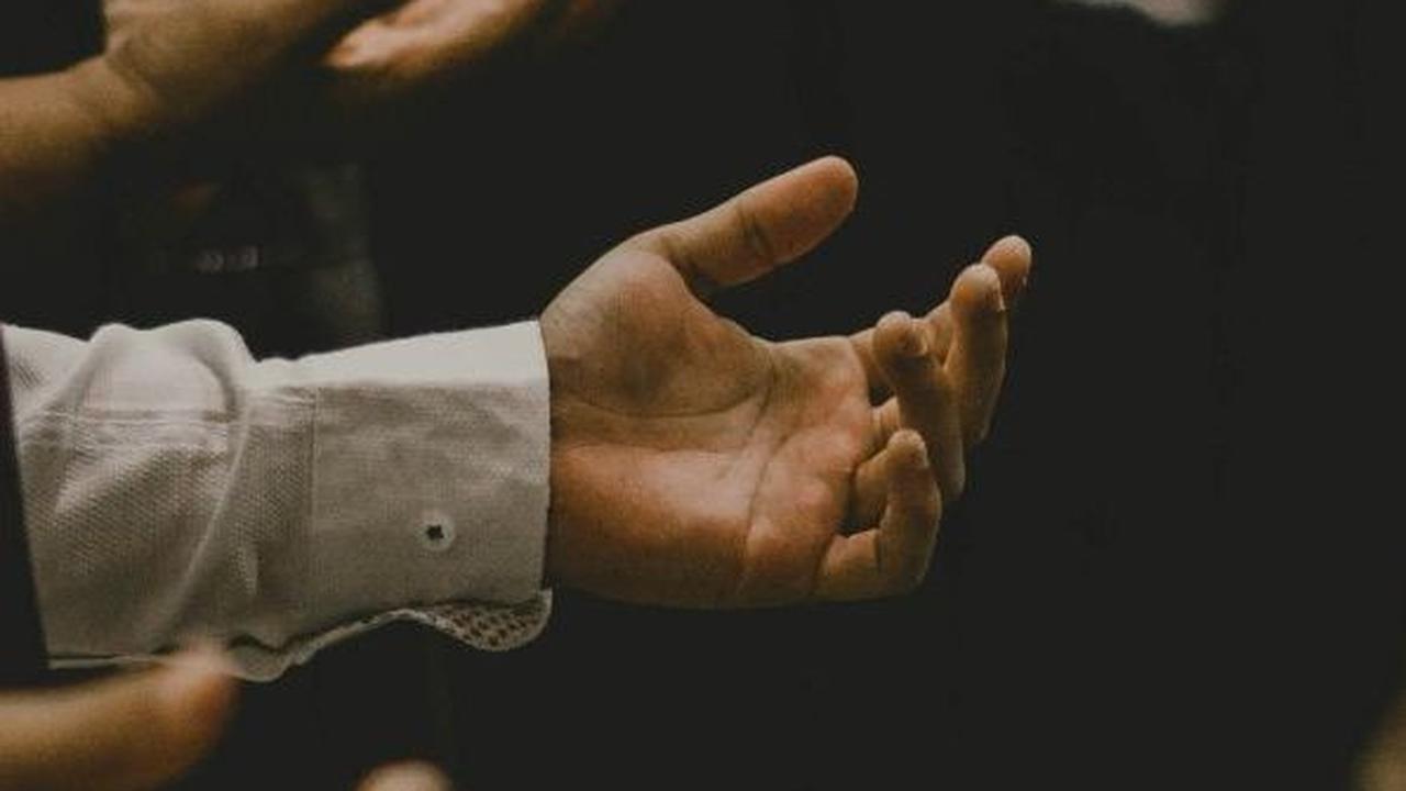 Bacaan Doa Qunut Subuh Lengkap dengan Latin & Artinya, Umat Islam Perlu Tahu