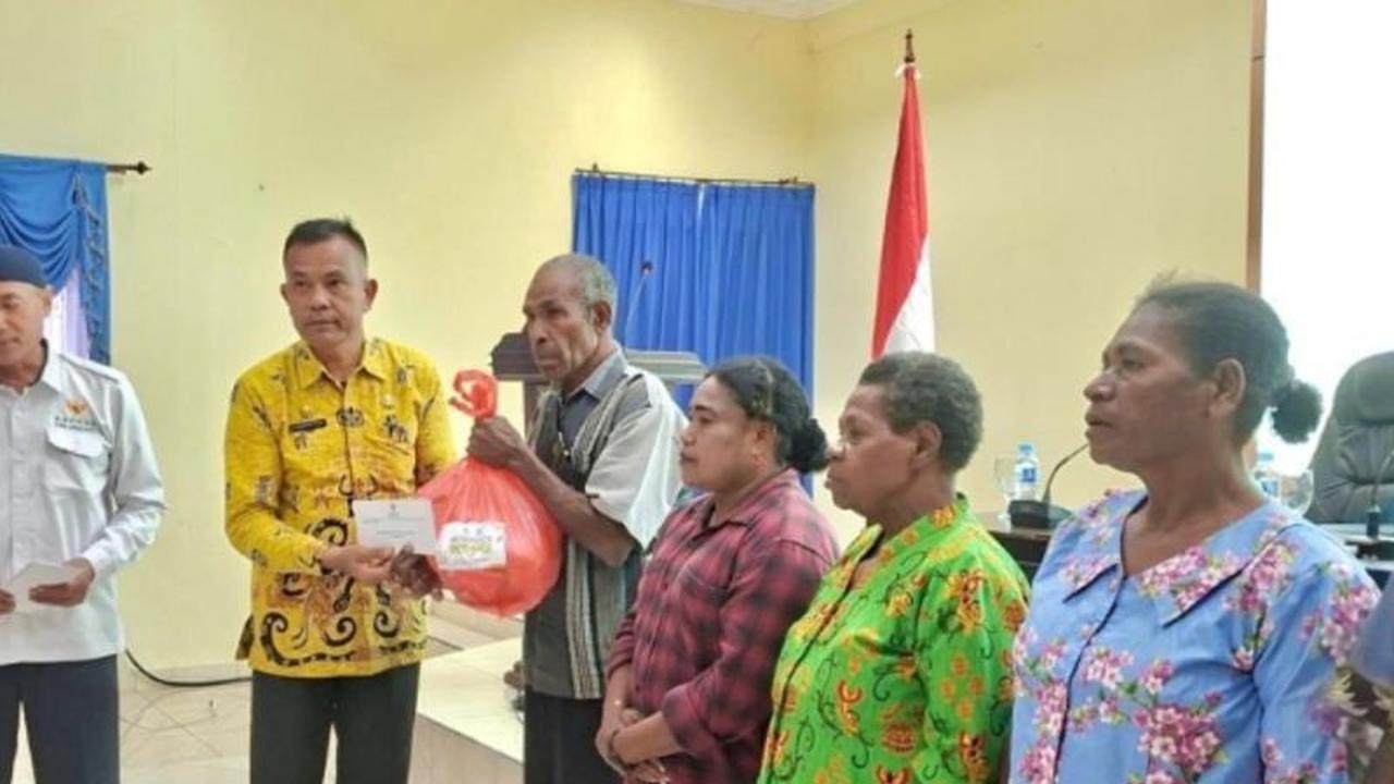 Baznas Jayapura Salurkan Bantuan Tunai dan Sembako untuk 168 OAP, Perkuat Kesejahteraan Lokal