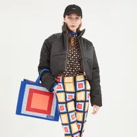 Kate Spade New York baru saja merilis koleksi terbaru. Untuk musim gugur 2023 ini, presentasi Kate Spade New York dilakukan di Whitney Museum of American Art. Foto: Document/Kate Spade New York.