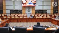 Ketua Komisi III DPR Bambang Wuryanto (kiri) memimpin jalannya Uji Kelayakan dan Kepatutan (fit and proper test) Calon Pengganti Komisioner Komisi Pemberantasan Korupsi (KPK) di Kompleks Parlemen, Senayan, Rabu (28/9/2022). Uji Kelayakan dan Kepatutan Calon Pengganti Komisioner KPK diikuti dua orang yakni Direktur Tata Usaha Negara Kejaksaan Agung, Johanis Tanak dan Auditor Badan Pemeriksa Keuangan (BPK), I Nyoman Wara yang akan menggantikan Lili Pintauli Siregar yang mengundurkan diri. (Liputan6.com/Angga Yuniar)