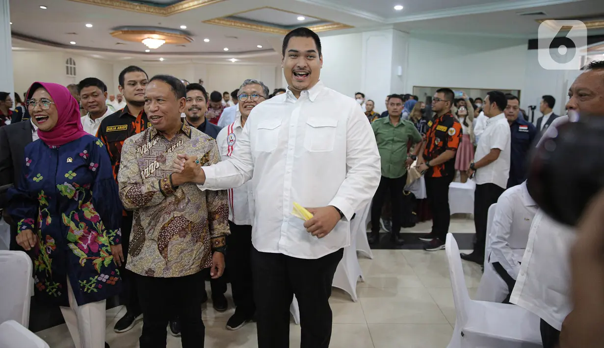 Menpora Dito sudah diambil sumpahnya di Istana Presiden untuk memulai tugas baru sebagai Menpora, Senin (3/4/2023). (Liputan6.com/Faizal Fanani)