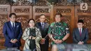 Ketua DPR Puan Maharani didampingi Wakil Ketua DPR Muhaimin Iskandar, Rachmad Gobel dan Lodewijk Freidrich Paulus dan Laksamana TNI Yudo Margono memberikan keterangan seusai Rapat Paripurna Ke-12 Masa Persidangan II Tahun Sidang 2022-2023 pengesahan calon Panglima TNI di Kompleks Parlemen, Senayan, Jakarta, Selasa (13/12/2022). (Liputan6.com/Angga Yuniar)