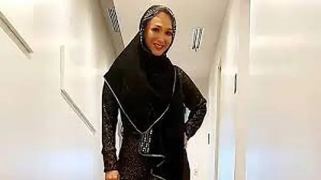 Potret Kiki Fatmala Mengenakan Hijab (Sumber: Instagram/@qq_fatmala)